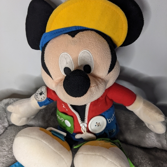 Mickey mouse learn to dress plush - Picture 5 of 8